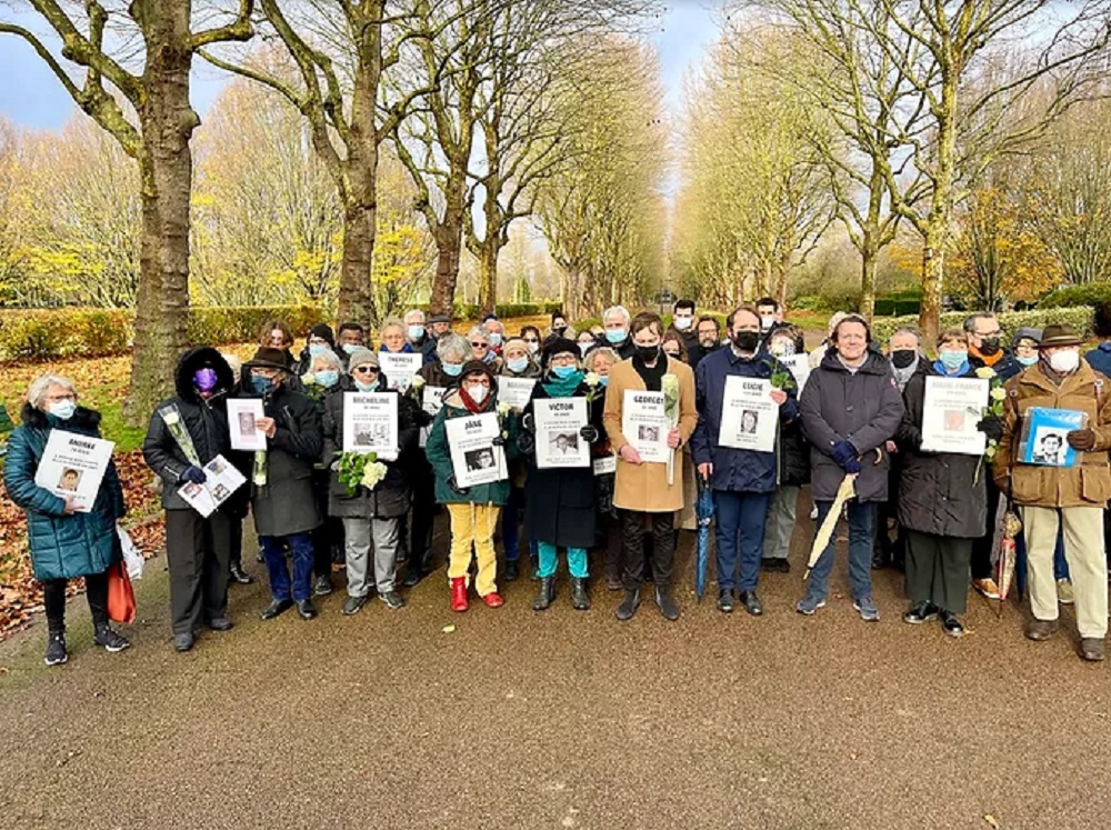Quelques uns des membres des familles réuni en association CDJD charnier paris Descartes justice et dignité pour les donneurs cabf7