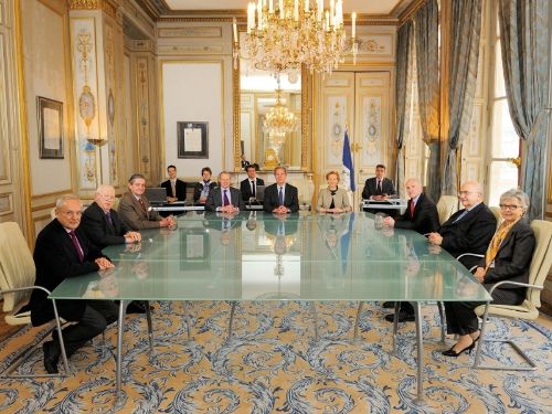 Les membres nommées du conseil constitutionnel en salle de séance le neuf mai 2012