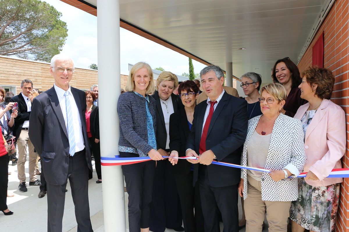 Visite NEUVILLE en Haute Garonne a Muret inaugurant le mas des pyrenees