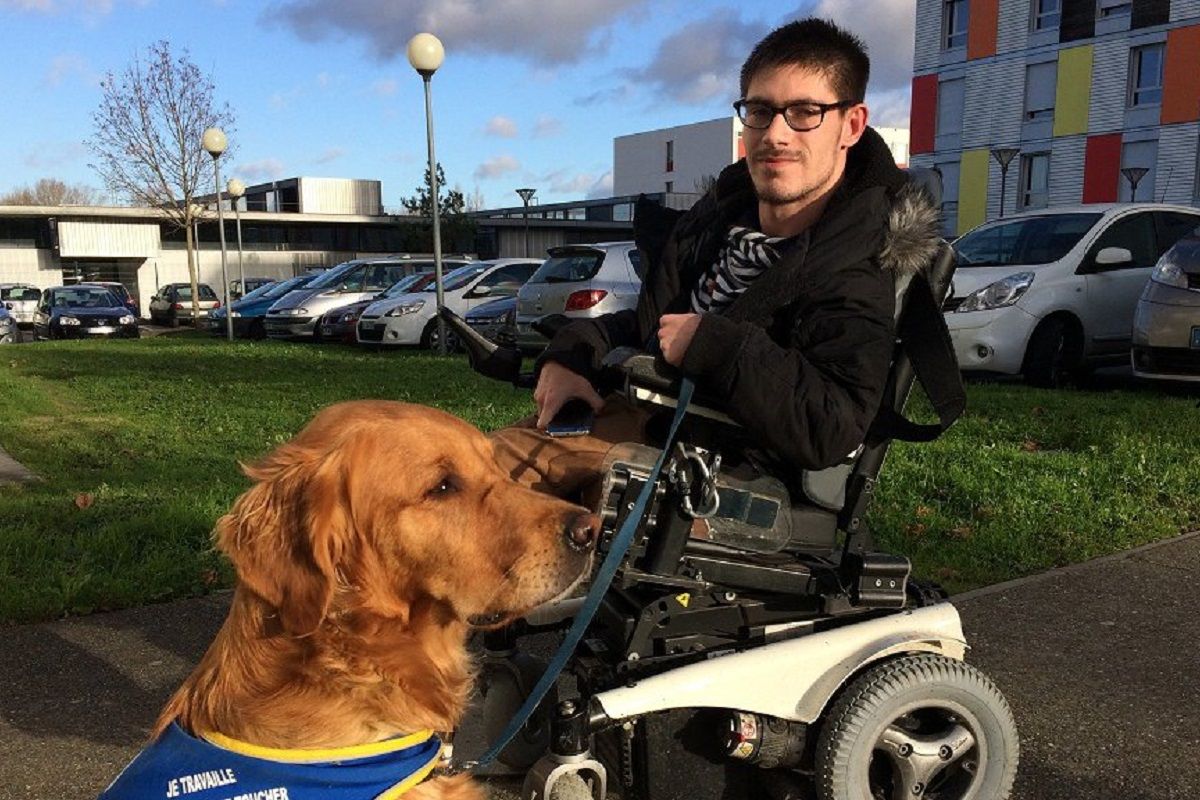 Kevin FERMINE est un étudiant en droit en situation de handicap qui prend régulièrement le train