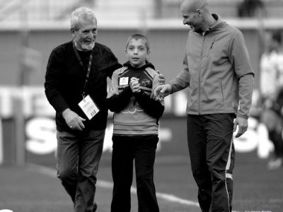 Un jeune enfant autiste int&eacute;gr&eacute; dans une &eacute;cole de rugby