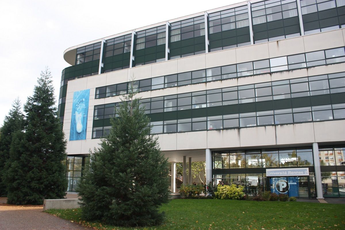 Facade du Batiment exterieur de l Universite de Rennes 2 en Haute Bretagne