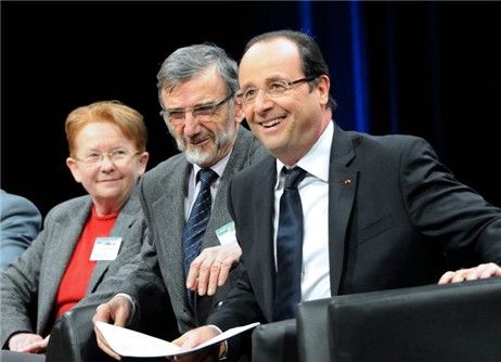 François Hollande, le 25 janvier à Lille, pour clore le 31e congrès de l'Uniopss avec a sa gauche son président  © Denis Charlet/AFP