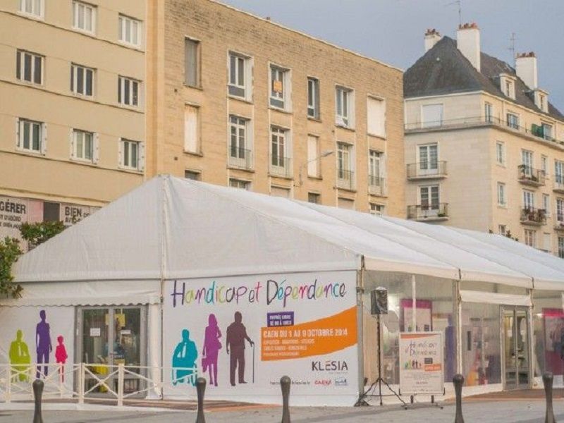 Tente exposition Village Handicap et Dependance a caen