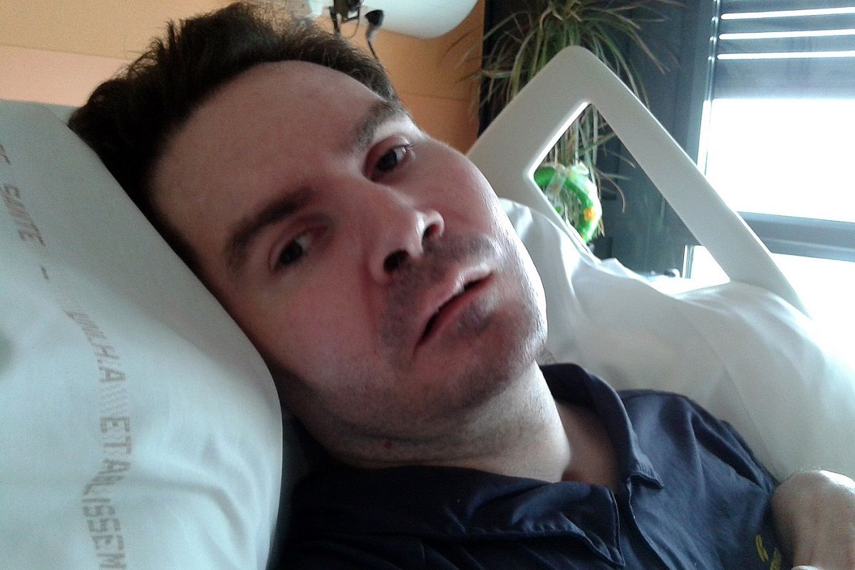 Vincent lambert sur son lit d hôpital au chu Reims le 3 juin 2015 7ad77