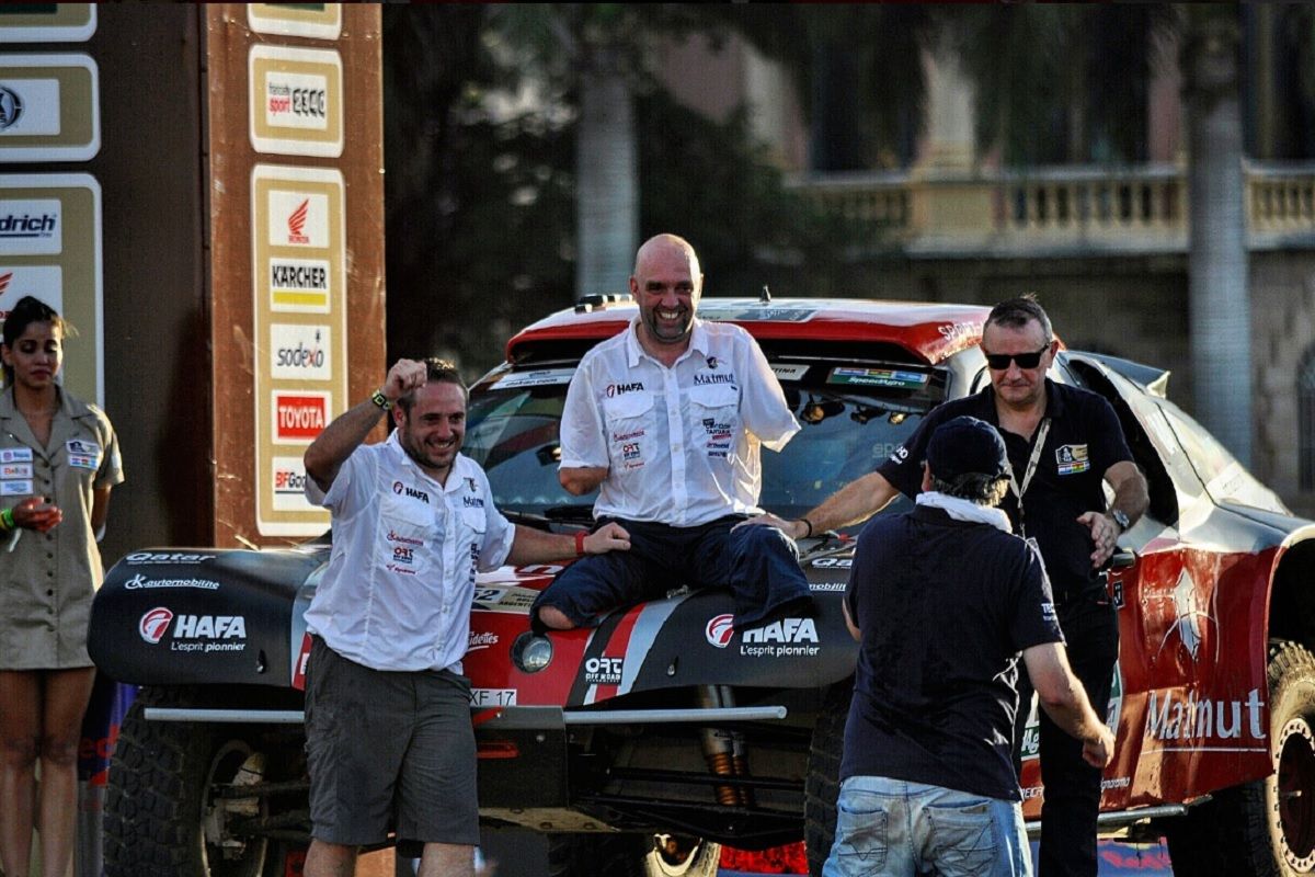 Philippe CROIZON et son co pilote sur ligne de depart donnee 16h 23 heure francaise