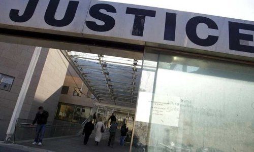 Façade du Palais de justice d'Avignon ou est situé le tribunal correctionnel