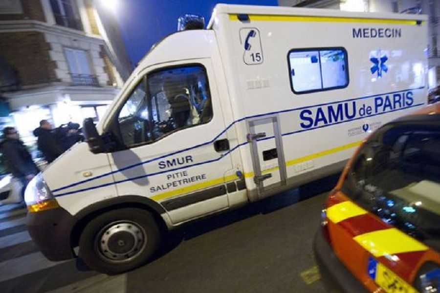 Un vehicule du samu dans le IXe arrondissement de Paris