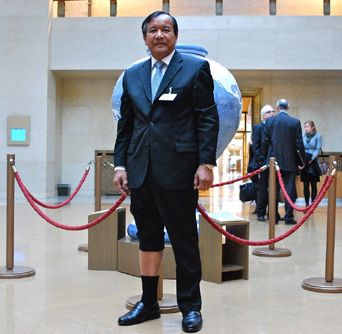 Le president de la convention son excellence PRAK Sokhonn du cambodge