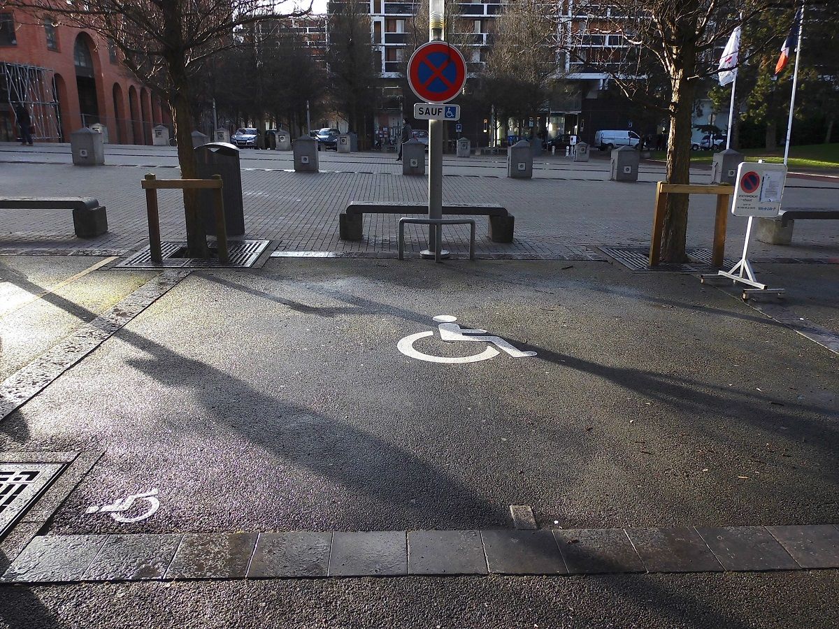 Emplacement reserve de l Hotel de Ville de Lille dans le Nord Pas Calais