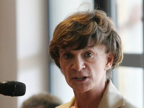 Mich&egrave;le DELAUNAY sera en d&eacute;placement