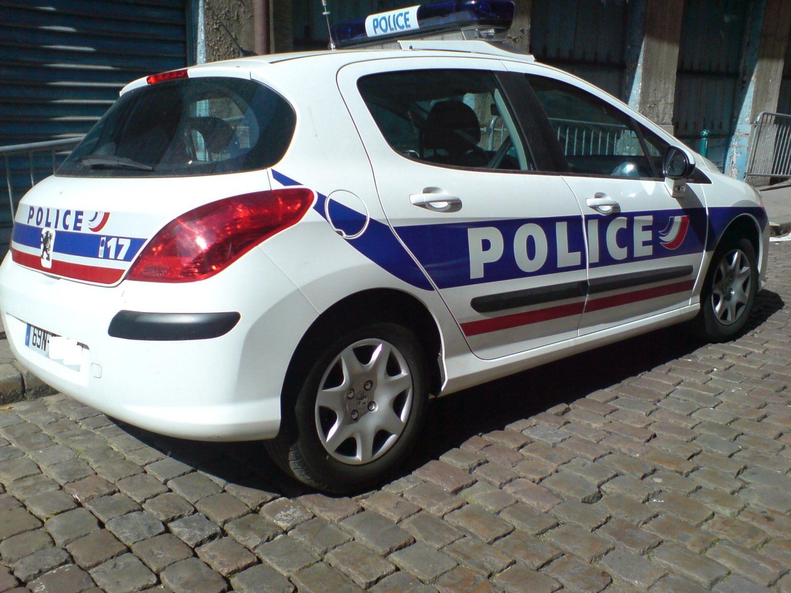 Une voiture de police