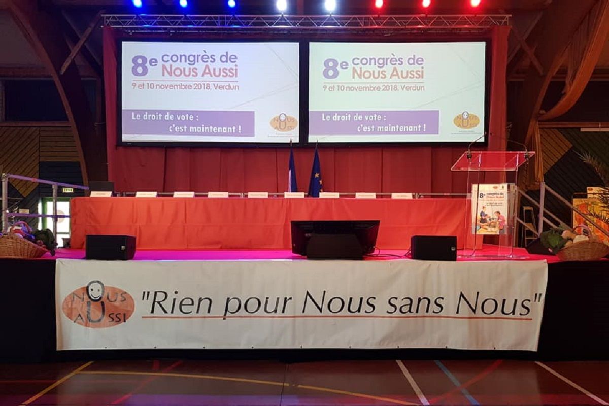 La tribune de l'association lors du dernier congrès en novembre 2018 c6e5f