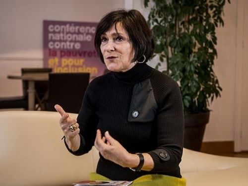 Marie-Arlette CARLOTTI qui a reçu au ministère les associations de personnes sourdes et malentendante (illustration)