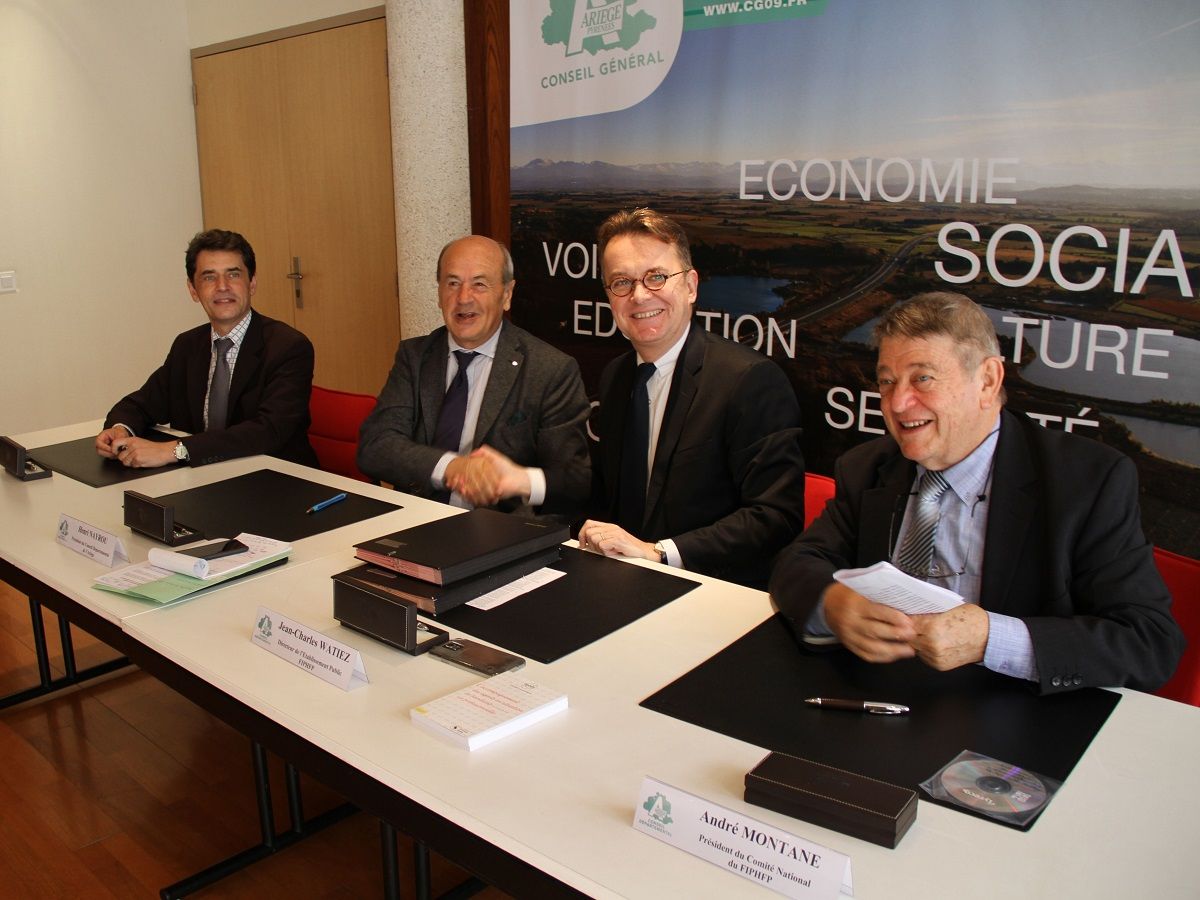 Signature convention Departement de  Ariege et le FIPHFP
