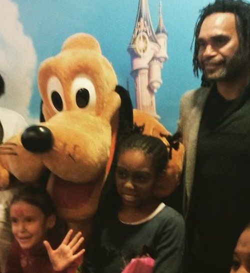 Christian Karembeu autour des enfants