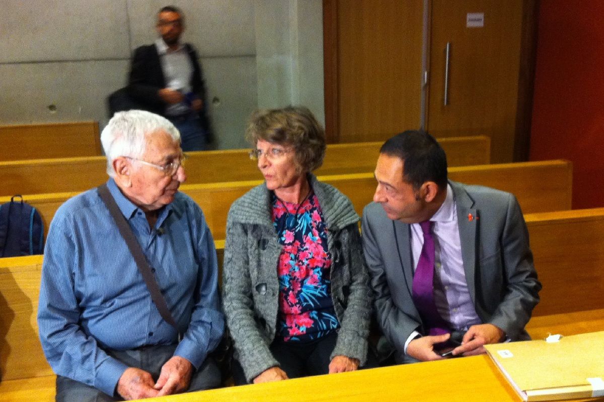 Jean Mercier_sur_le_banc_des_accuses_au_cote_de_sa_fille